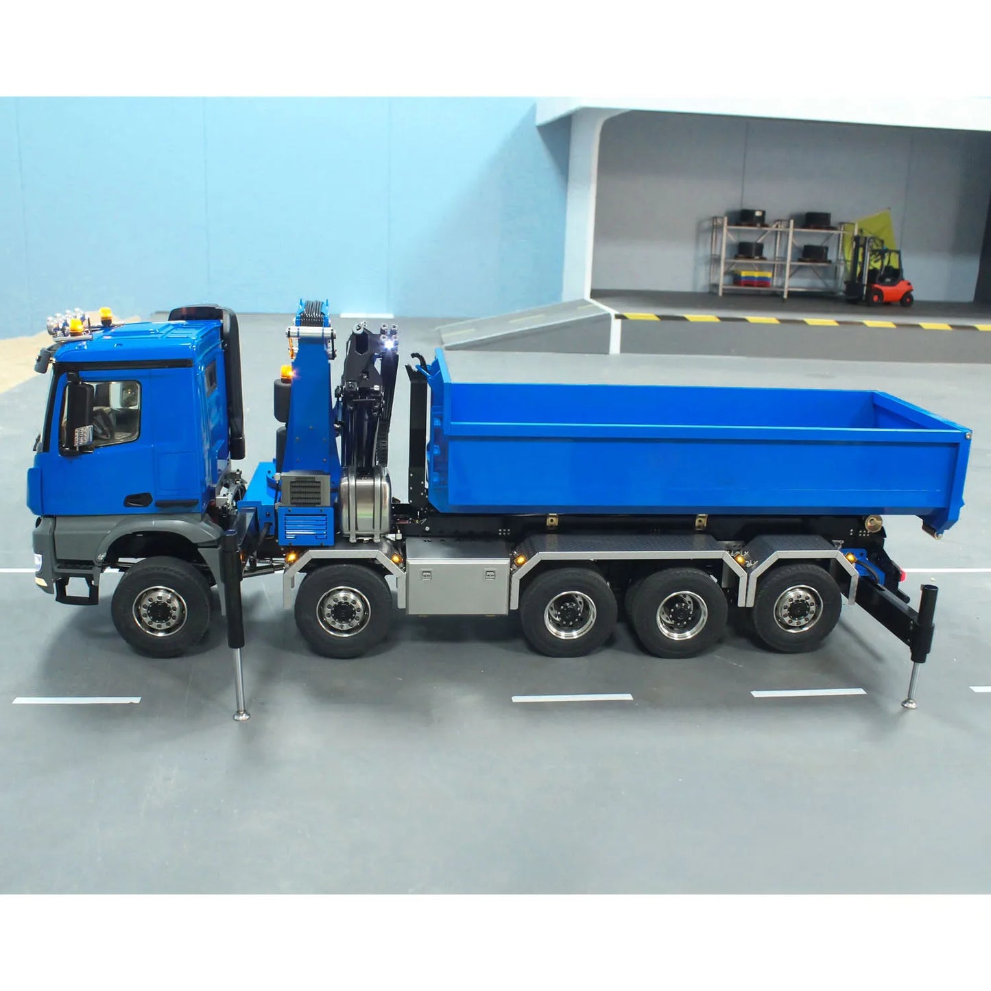 10x10 RC 1/14 Hydraulic Metal Crane Dump Truck Full Dumper Car Model Rear Axle Lifting U-shaped Bucket with Light Sound TH23566